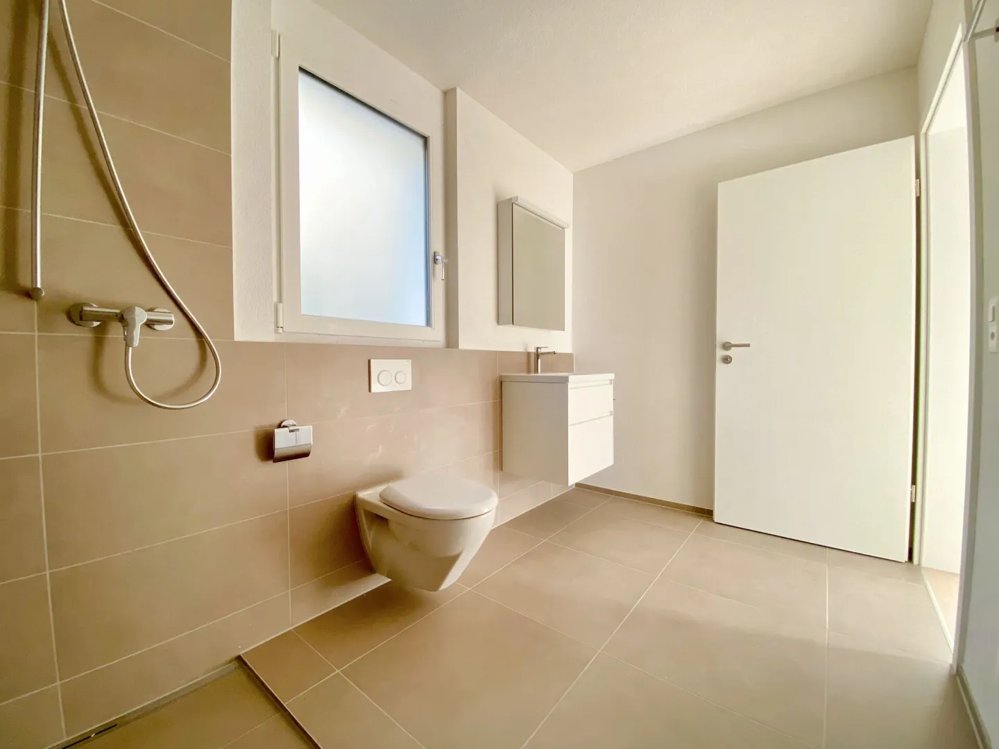 Casa unifamiliare moderna in prima occupazione - Foto 4 di 6