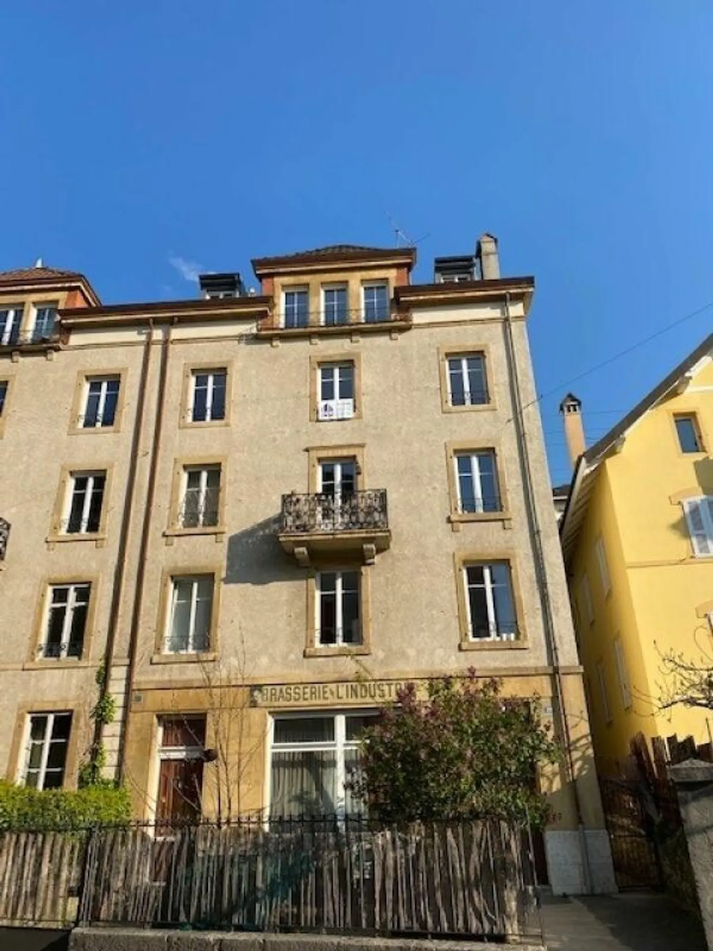 Bell'appartamento ristrutturato di 4 stanze con balcone - Rue Louis-Favre 20, Neuchâtel - Foto 13 di 13