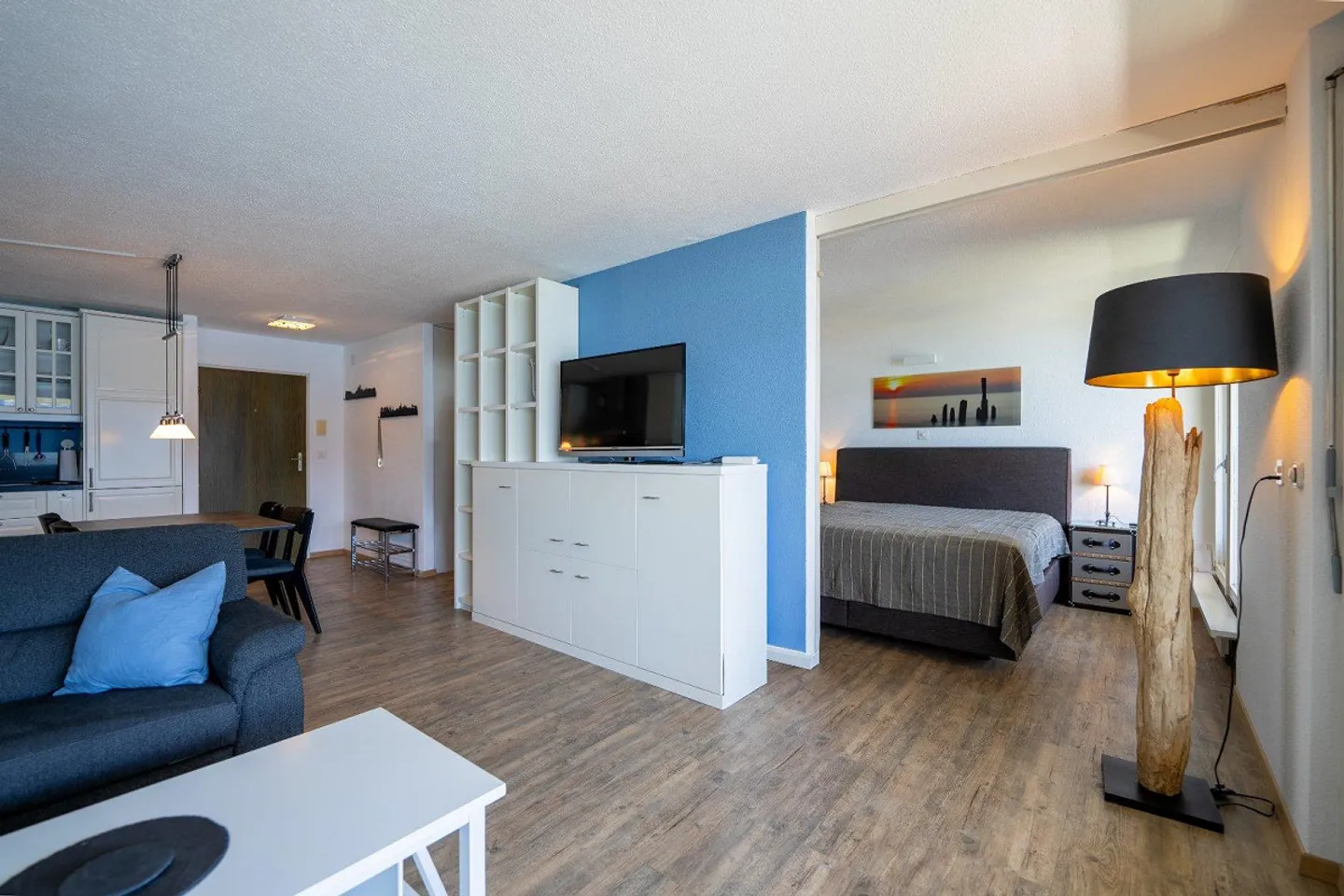 Appartement 2 pièces confortable avec vue imprenable sur le lac - Photo 3 sur 5