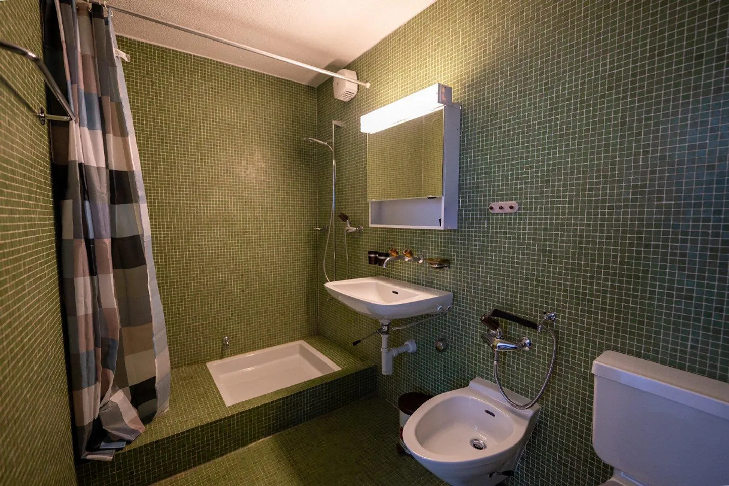 Appartement 2 pièces confortable avec vue imprenable sur le lac - Photo 4 sur 5