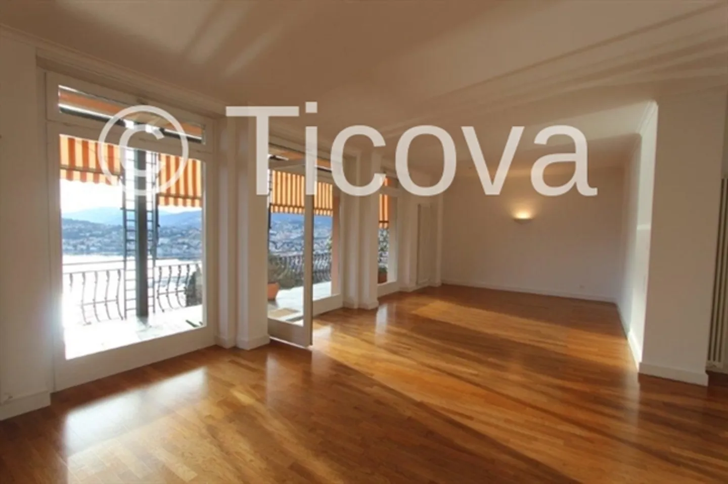 Ruvigliana - For rent 6.5 rooms in the green with beautiful lake view, swimming pool in the park - Photo 4 of 8