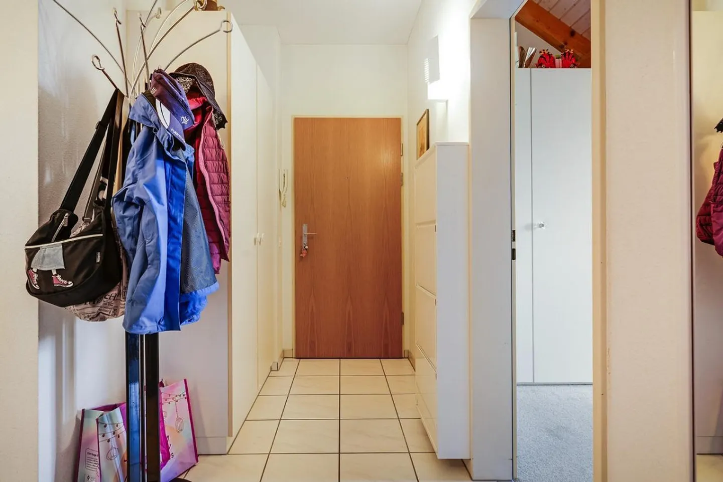 Appartamento attico da sogno in una posizione tranquilla, vicino al centro del villaggio - Foto 13 di 24
