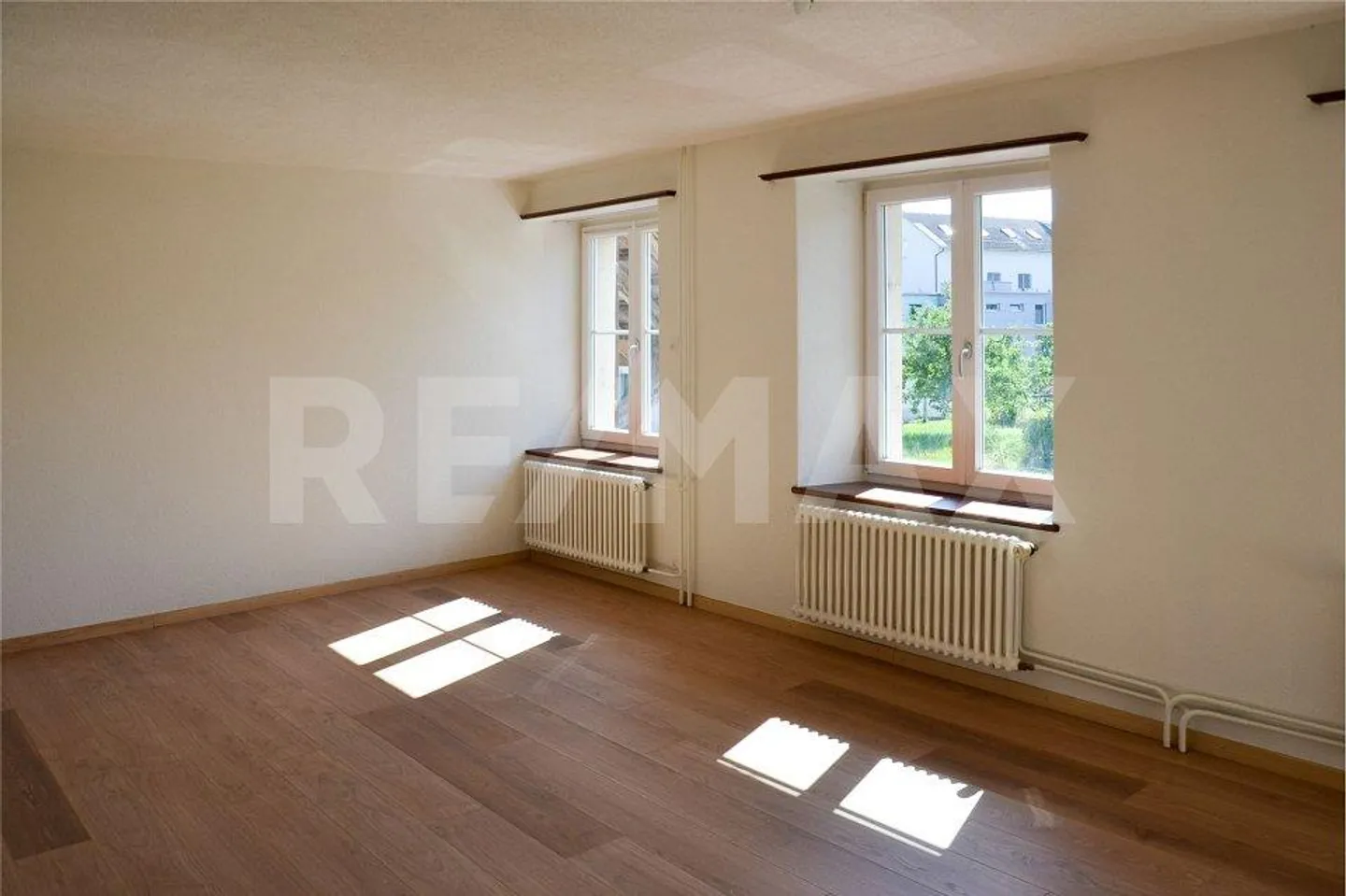 Charmante 3-Zimmer-Altbau-Wohnung mit Balkon - Foto 2 von 5