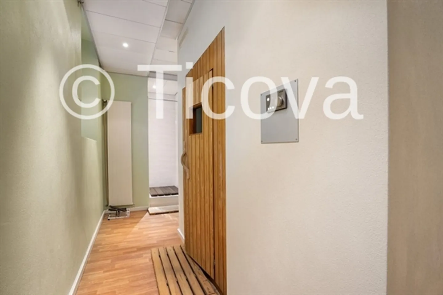 Ruvigliana - For rent 6.5 rooms in the green with beautiful lake view, swimming pool in the park - Photo 7 of 8