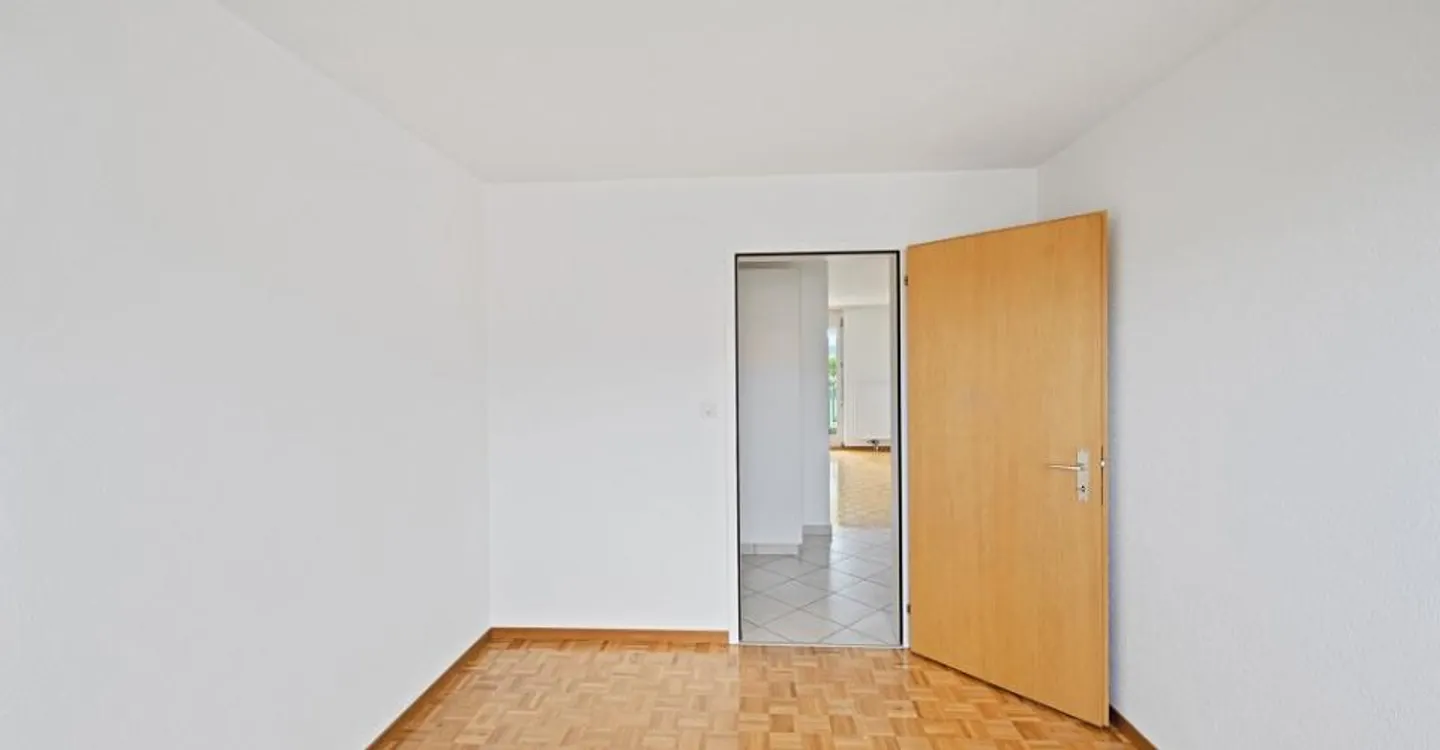 4-room apartment on the ground floor with balcony - Photo 16 of 17