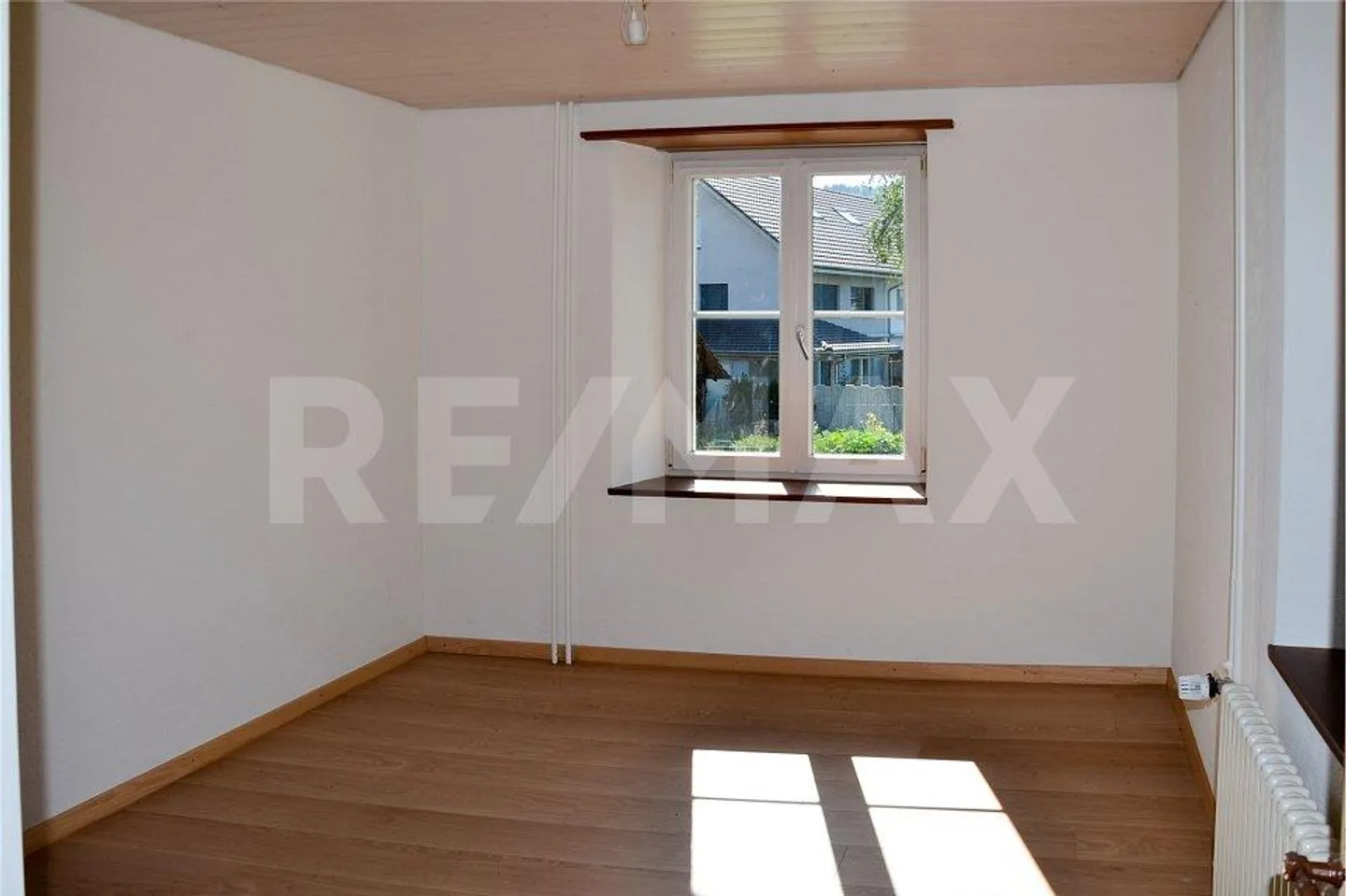 Charmante 3-Zimmer-Altbau-Wohnung mit Balkon - Foto 4 von 5