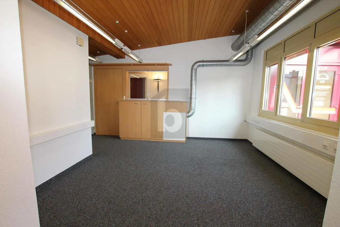 Office 3 rooms - Photo 3 of 4