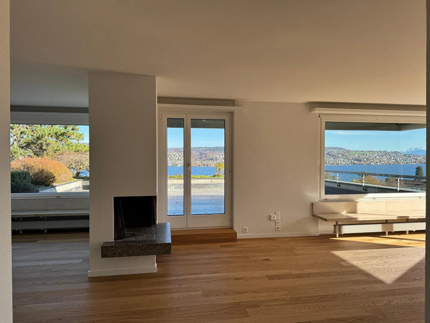 Appartamento con terrazza e vista mozzafiato sul lago e sulle montagne - Foto 7 di 16