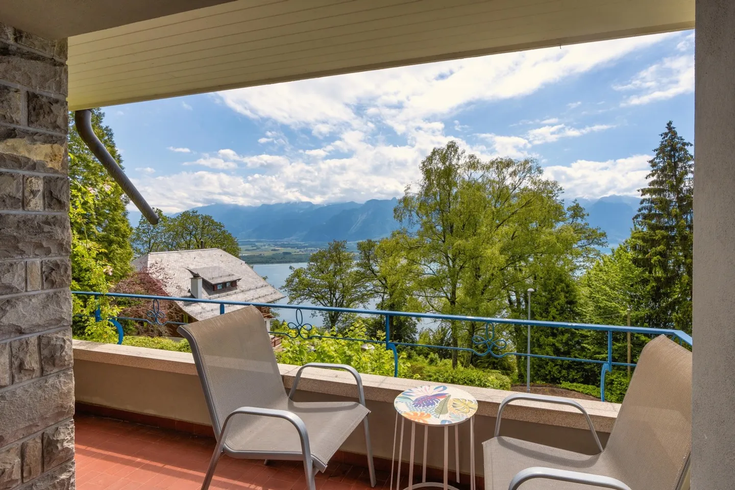 VILLA CASA UNIFAMILIARE - VISTA PANORAMICA SUL LAGO E SULLE MONTAGNE - Foto 5 di 10