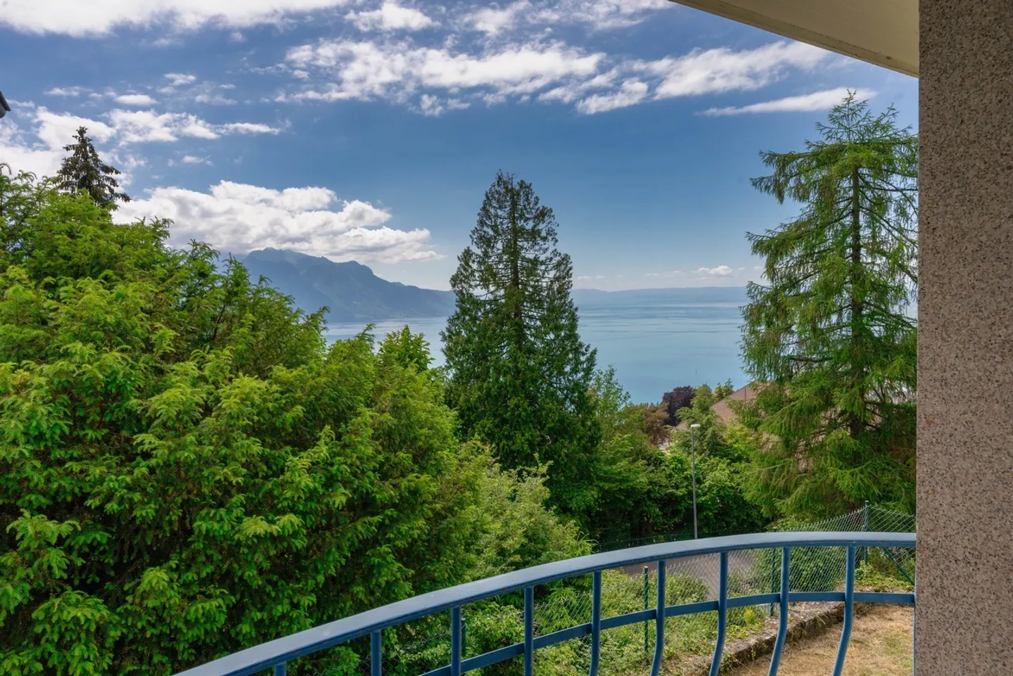VILLA CASA UNIFAMILIARE - VISTA PANORAMICA SUL LAGO E SULLE MONTAGNE - Foto 7 di 10