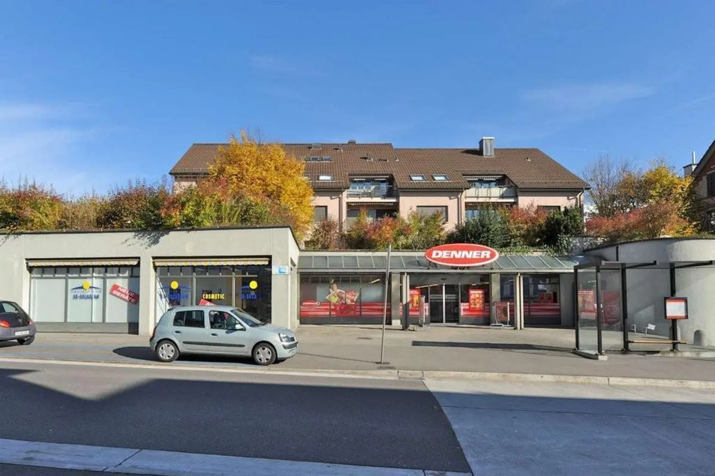 Posto auto vicino alla stazione ferroviaria di Wallisellen - Foto 1 di 1