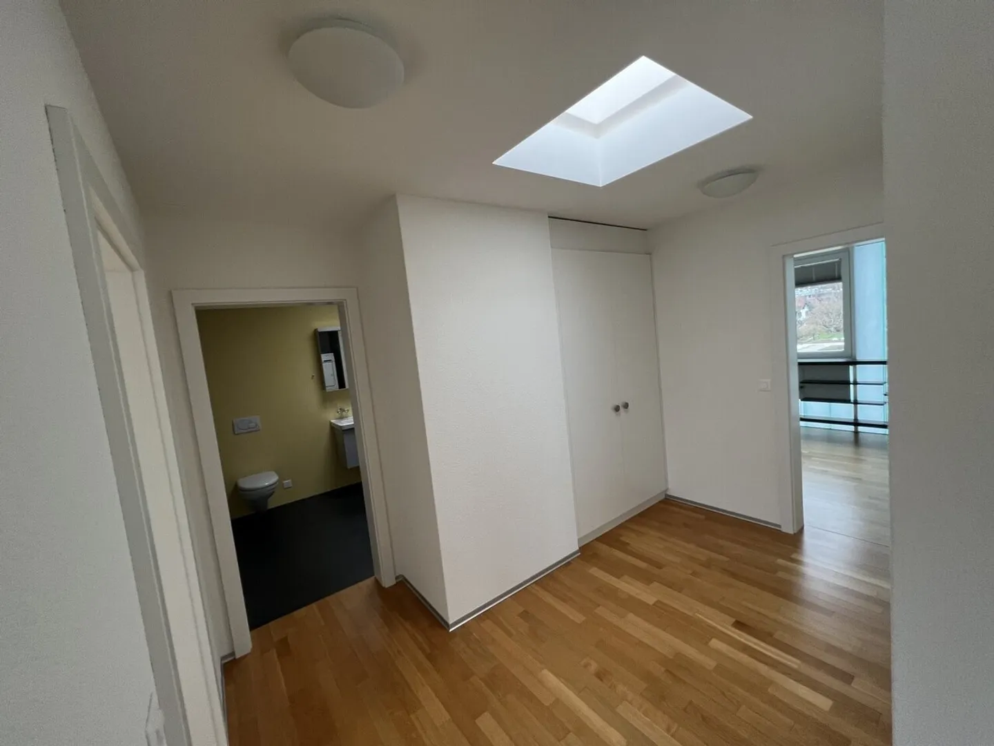 Penthouse for rent - Photo 2 of 8