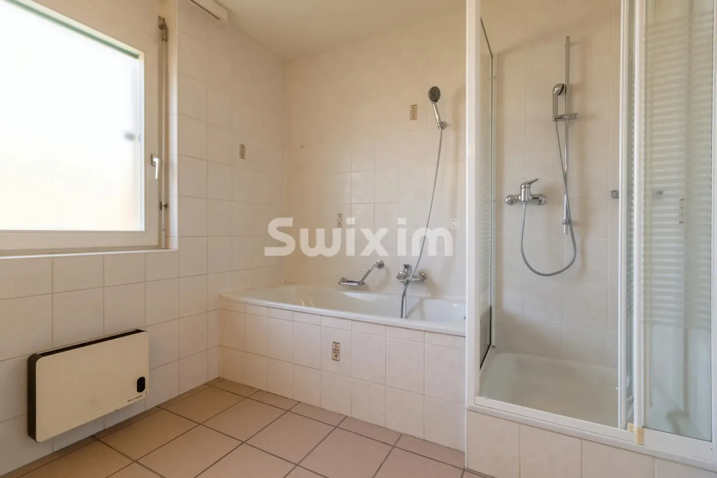 135 m² Apartment in the heart of Palézieux-Village: train station, school, and shops nearby - Photo 6 of 8