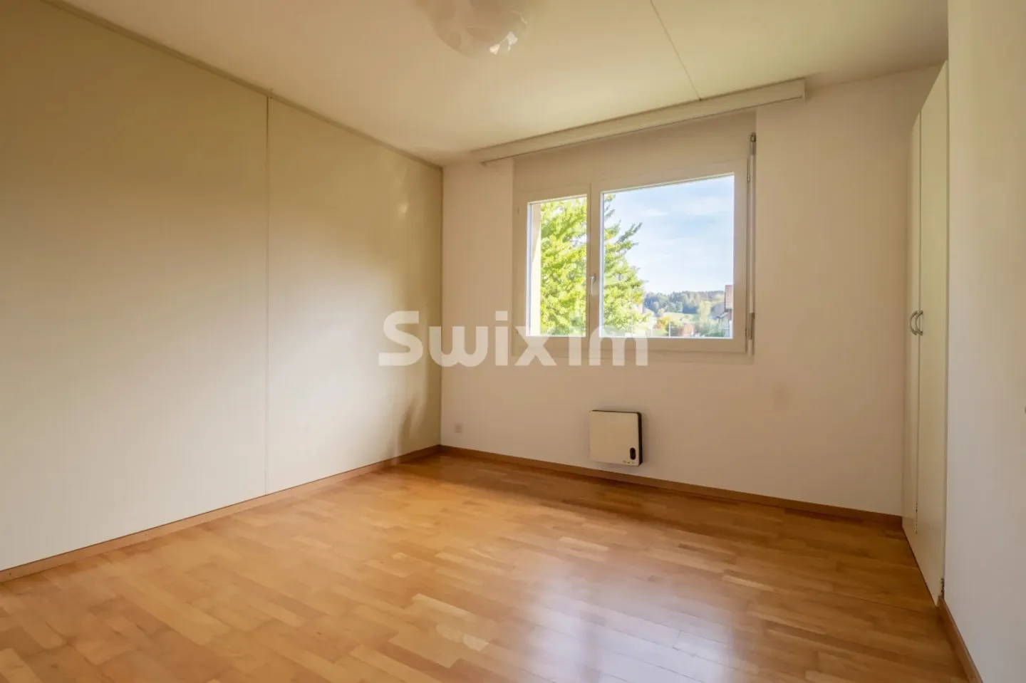 135 m² Apartment in the heart of Palézieux-Village: train station, school, and shops nearby - Photo 7 of 8