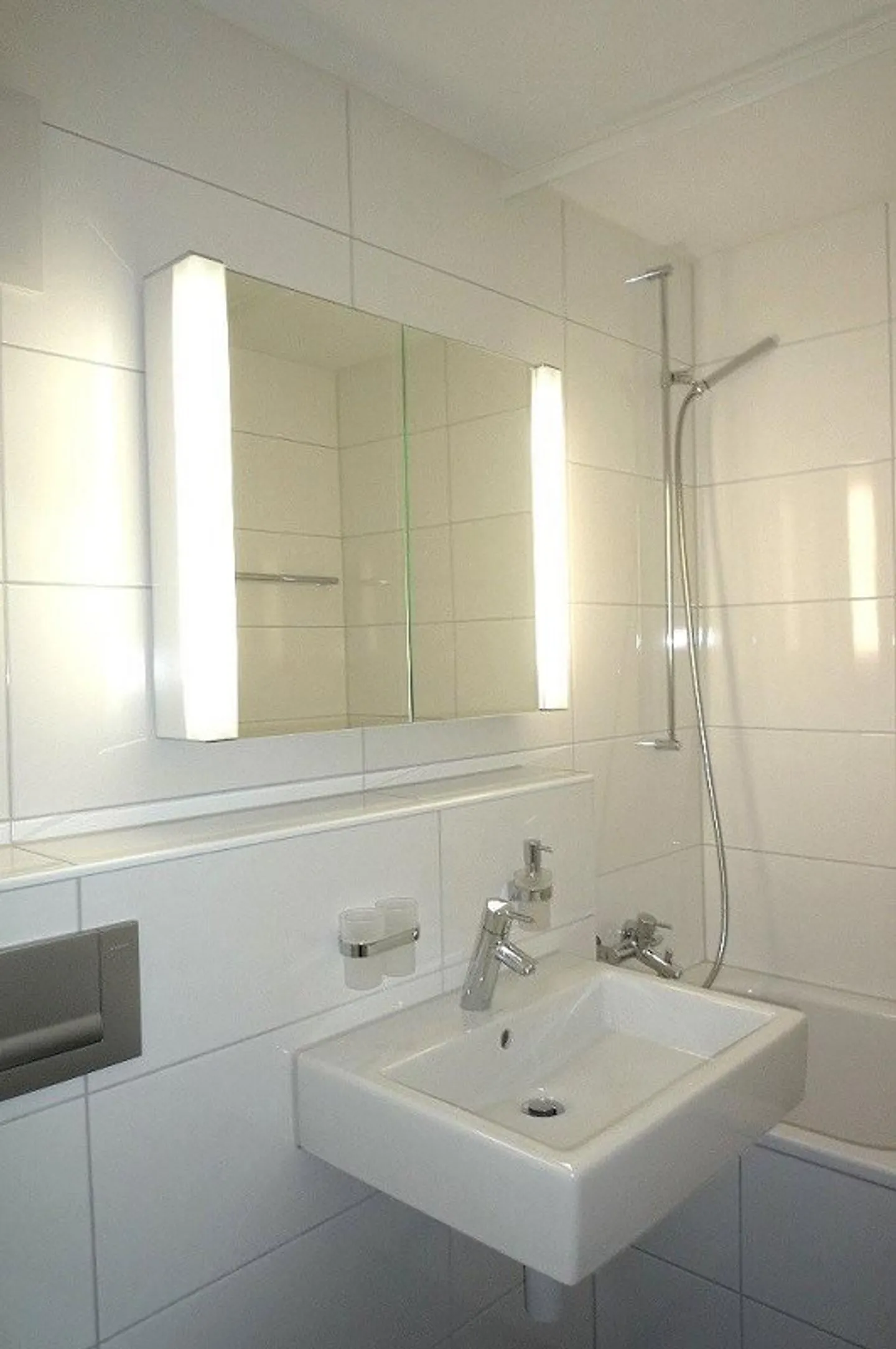 Large 4.5-room apartment of 112 m2 on the 2nd floor with mountain view - Photo 3 of 9