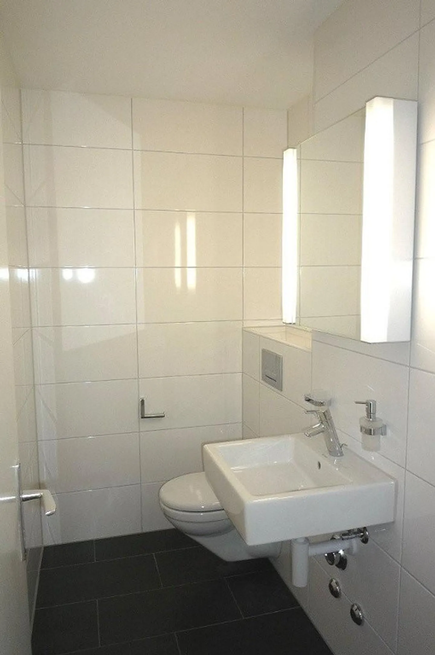 Large 4.5-room apartment of 112 m2 on the 2nd floor with mountain view - Photo 4 of 9