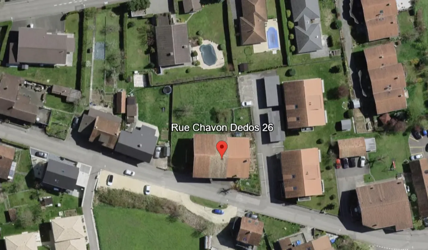 Grand terrain à bâtir avec ancienne grange, libre de suite - Foto 11 di 13