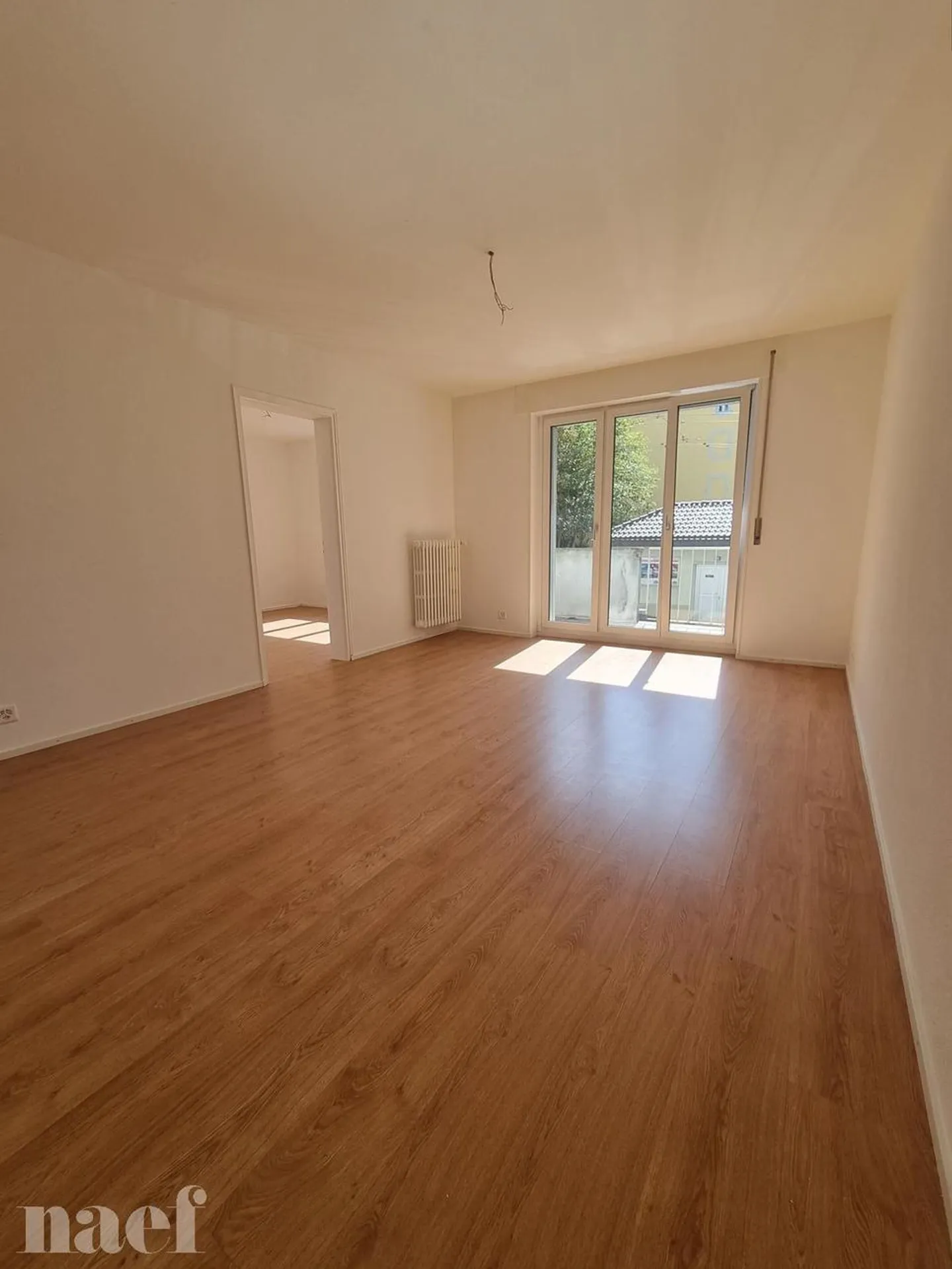 4-room apartment with balcony - Photo 3 of 10