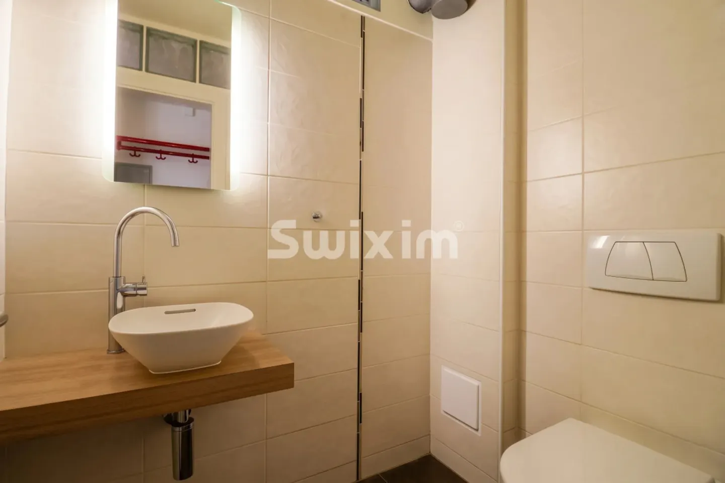 135 m² Apartment in the heart of Palézieux-Village: train station, school, and shops nearby - Photo 8 of 8