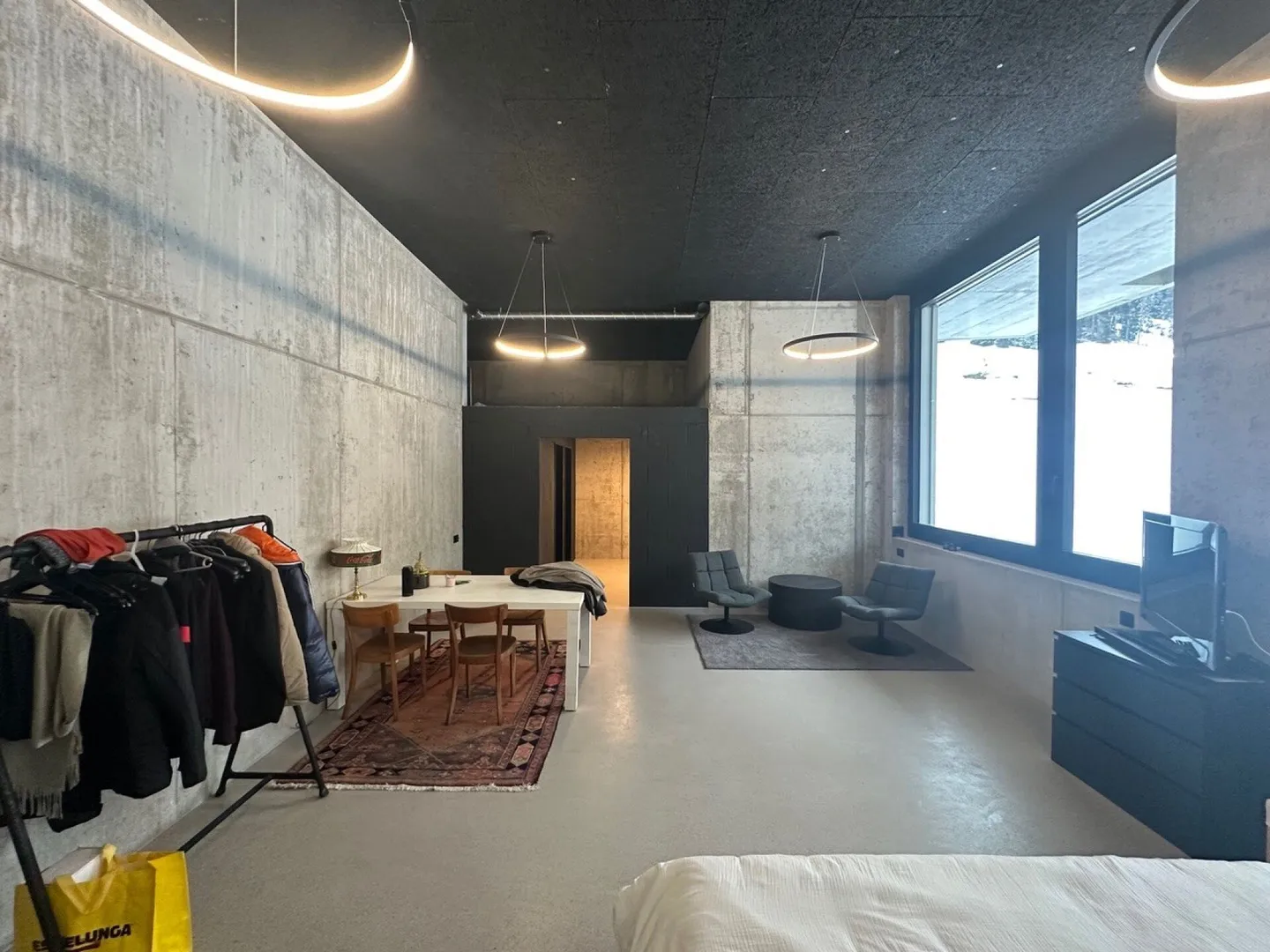 Appartement spacieux de 1,5 pièce de style loft - Photo 2 sur 4