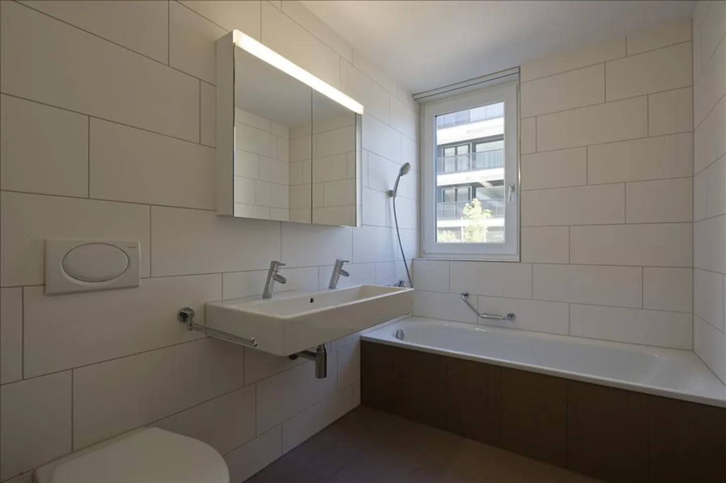 Modernes Apartment mit Balkon - Foto 3 von 3