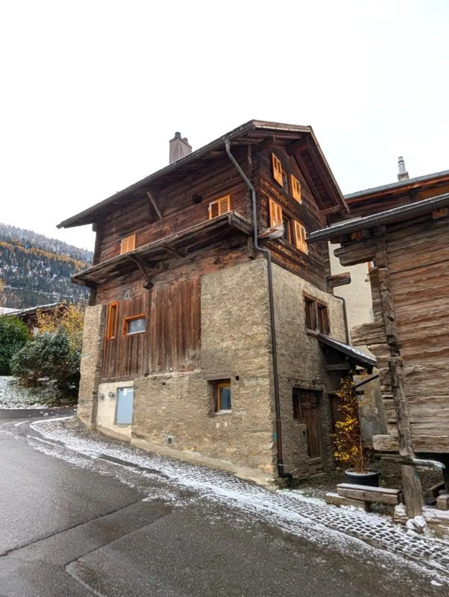 Appartamento in vendita - Foto 2 di 9