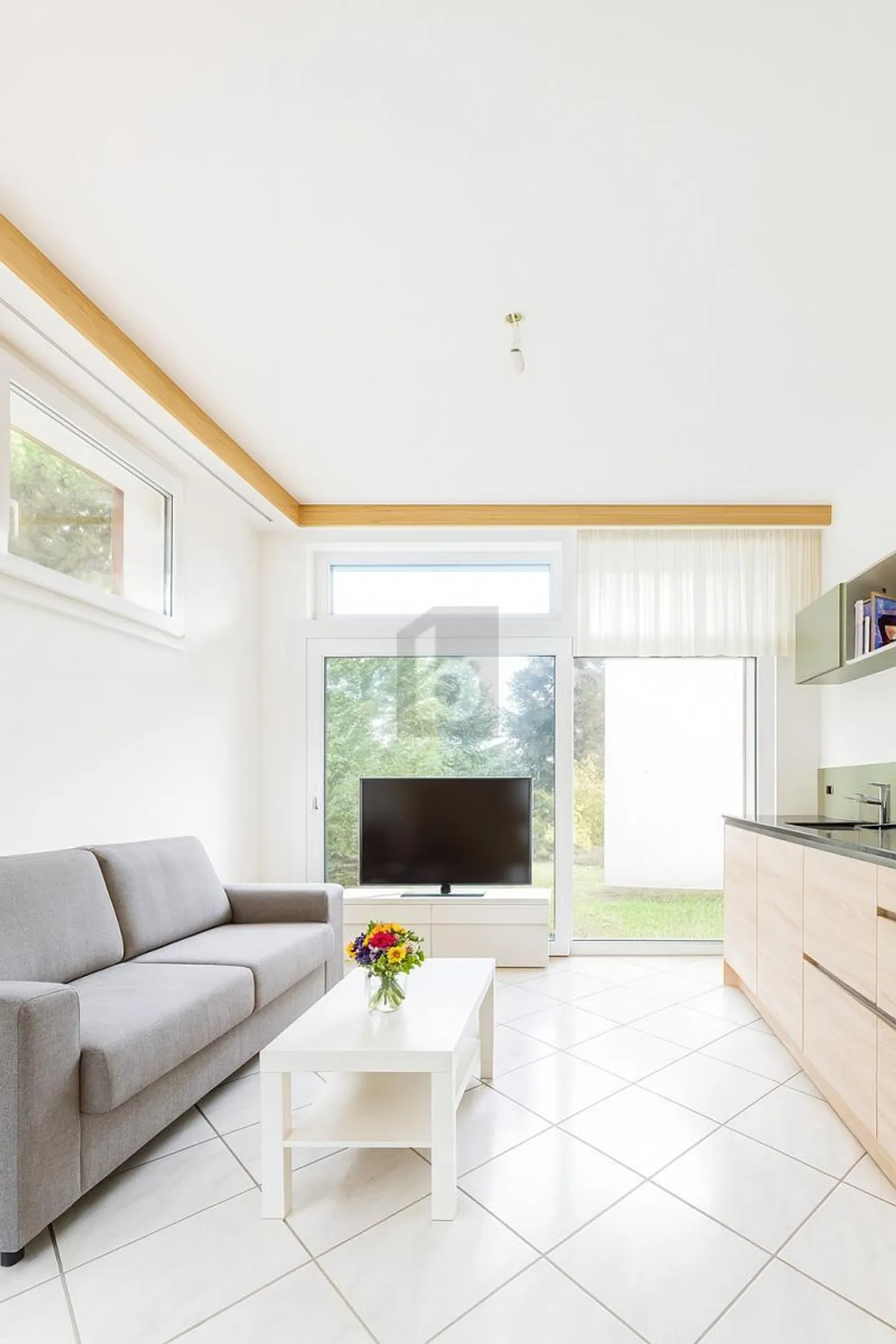 Apartment for rent - Photo 3 of 6