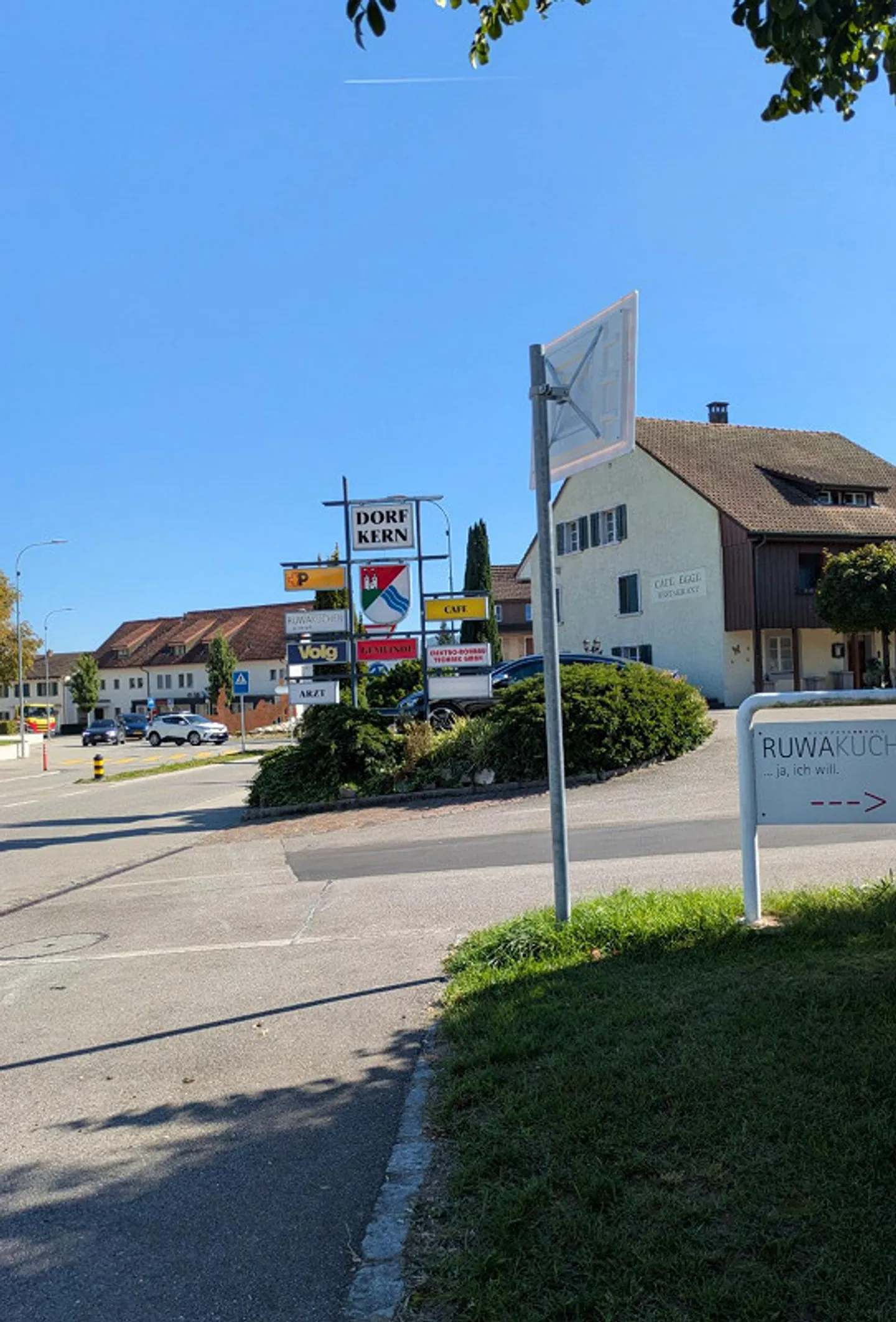 Office space for rent in the village center - Photo 2 of 10