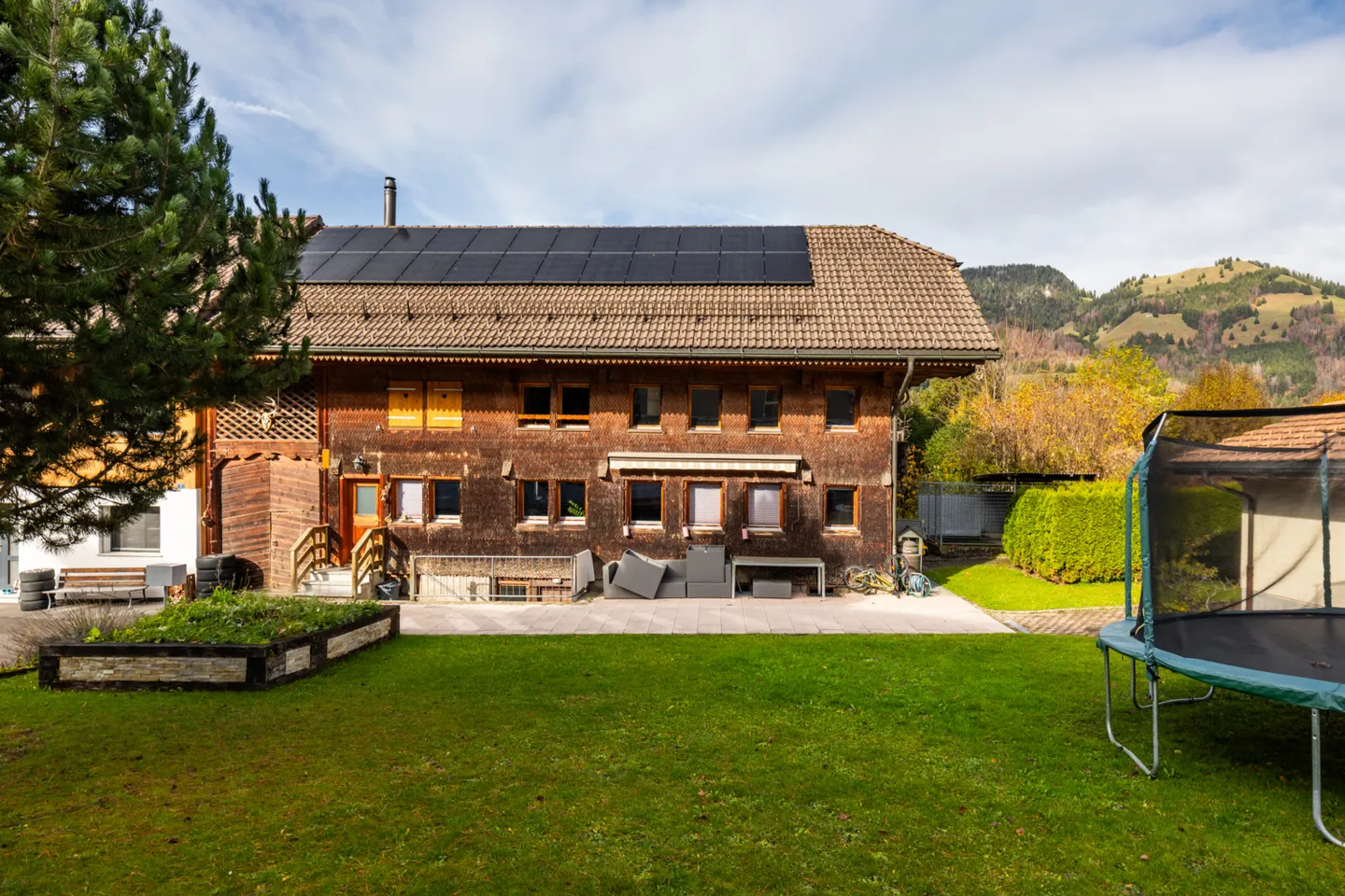 Objekt der Charme: Dorfhaus im Herzen des Dorfes - Foto 1 von 11