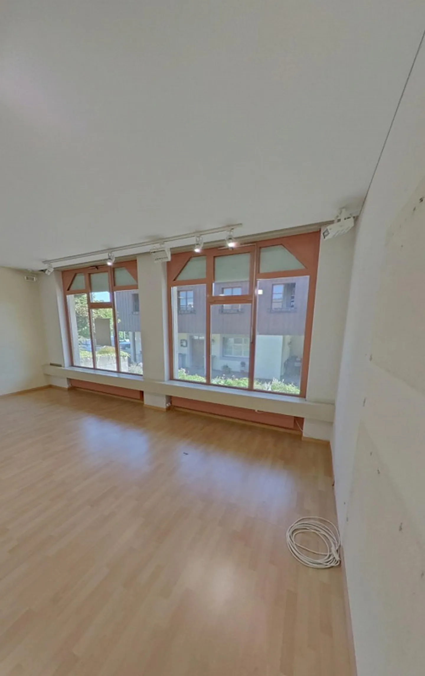 Office space for rent in the village center - Photo 6 of 10