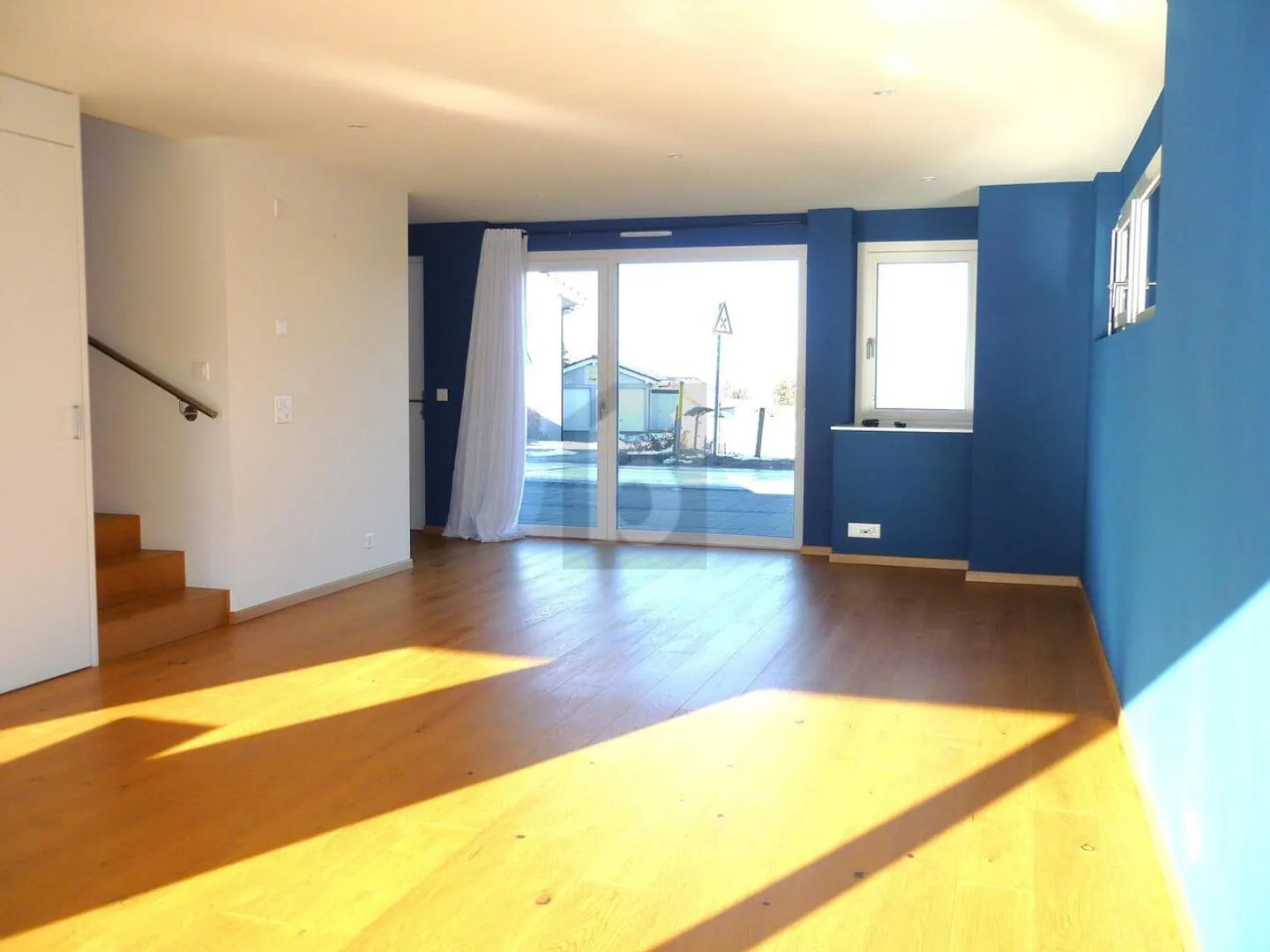 GERÄUMIG, MODERN, IDYLLISCH! - Foto 2 von 6