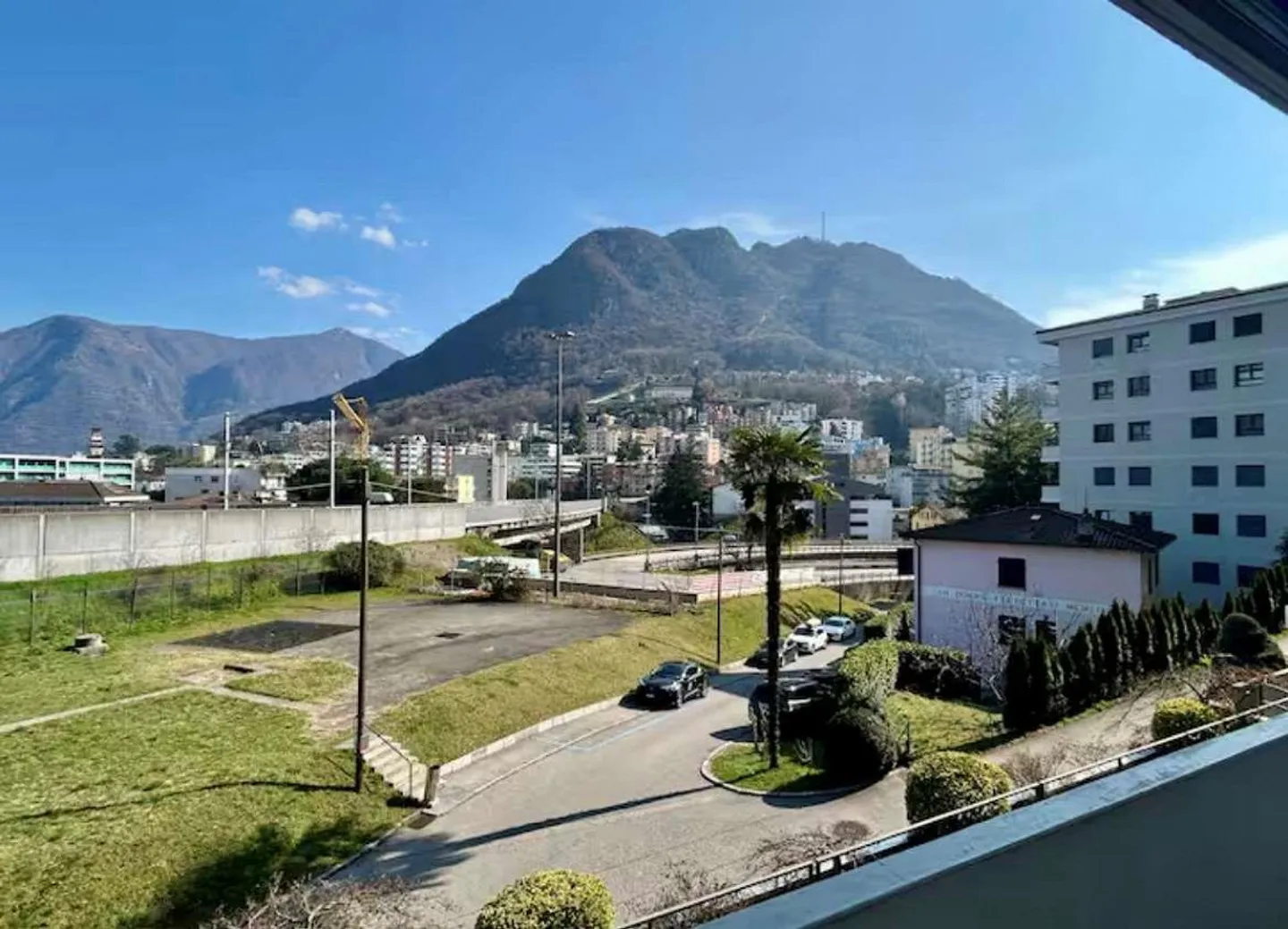Appartamento luminoso con ampi spazi in posizione strategica - Foto 2 di 13