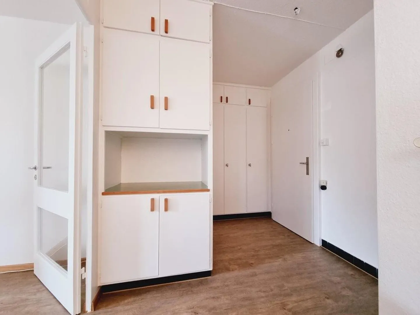 Apartment seeks tenant - Photo 2 of 8