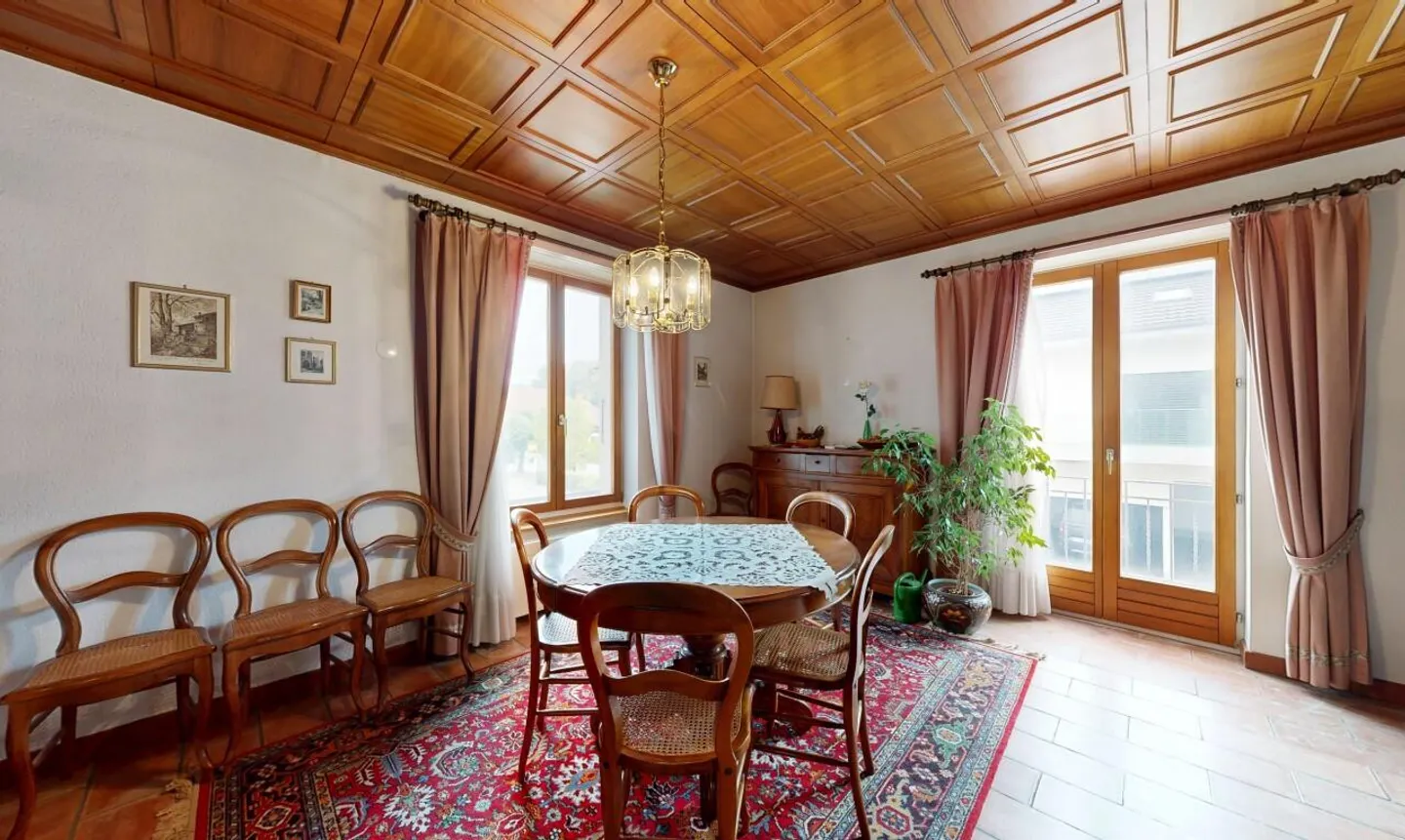 Gebäude: 2x 4,5 Zimmer + Studio + große Garage und Bürofläche - Foto 4 von 11