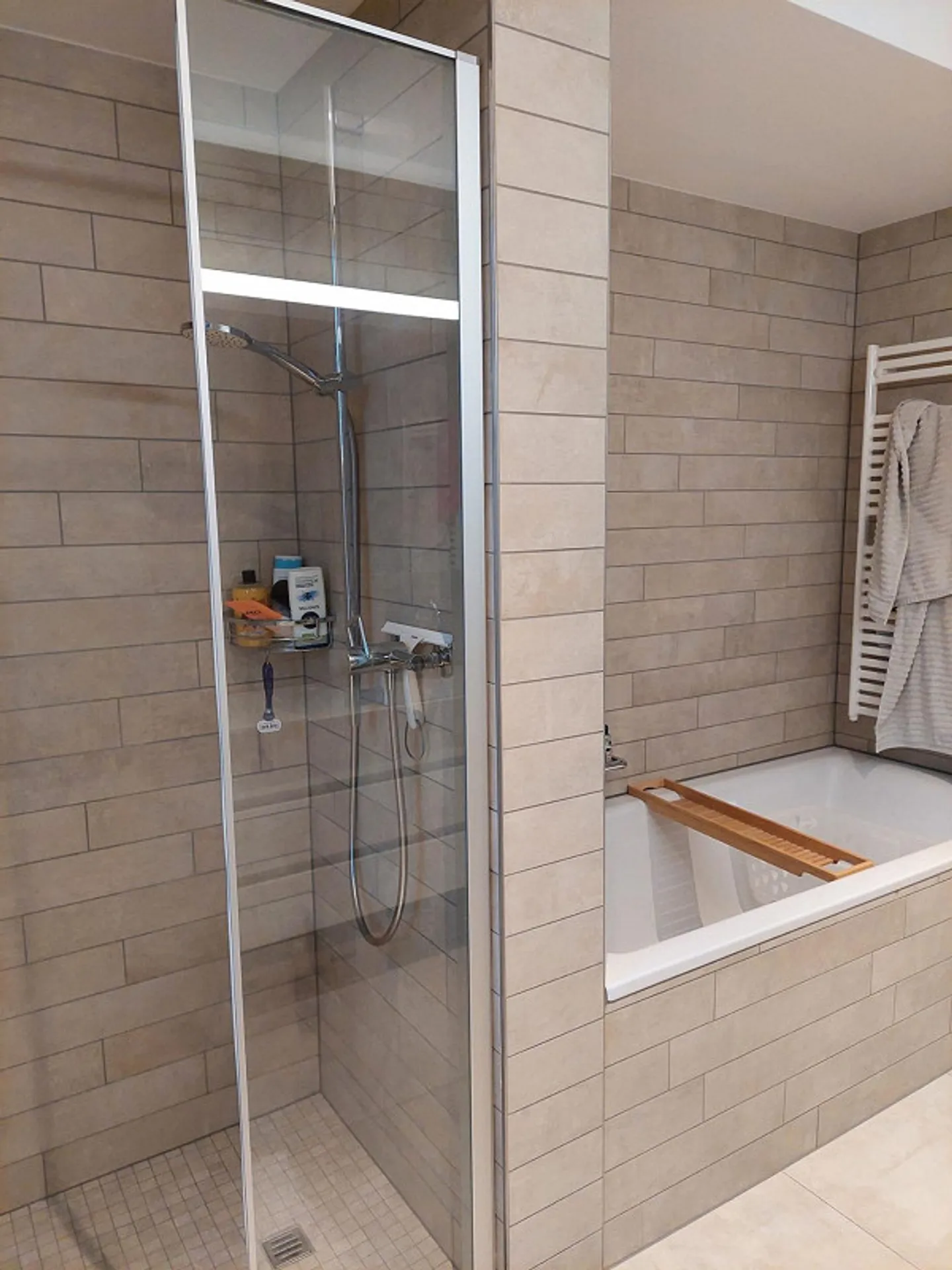 Elegant & modern: 2.5-room apartment with high-quality furnishings - Photo 5 of 15