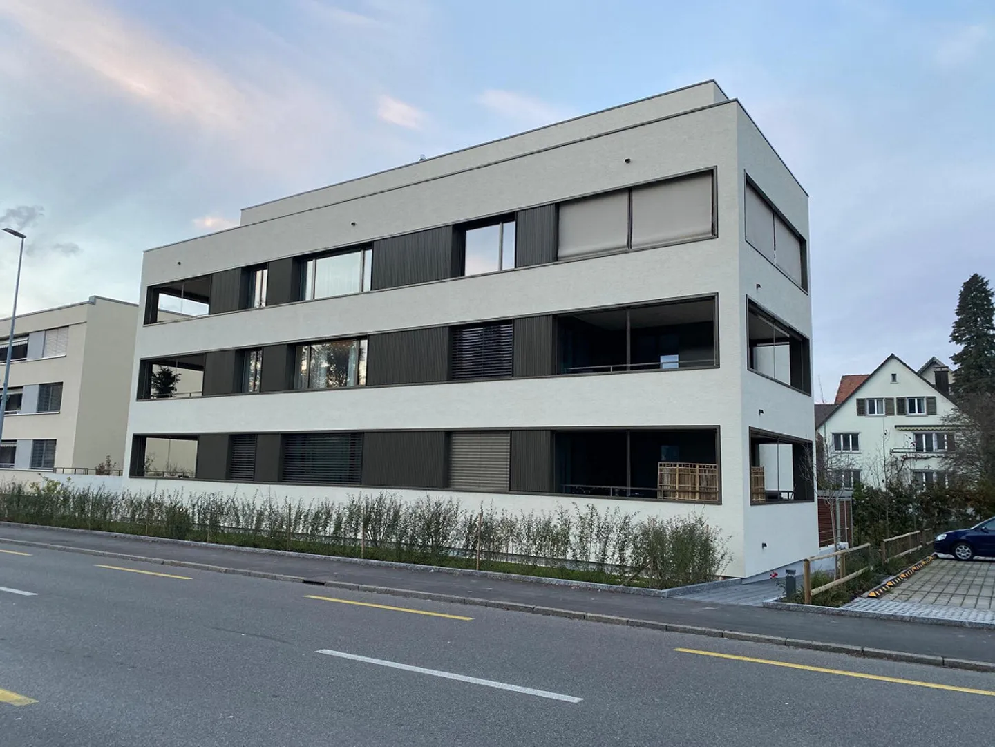 Elegant & modern: 2.5-room apartment with high-quality furnishings - Photo 1 of 15