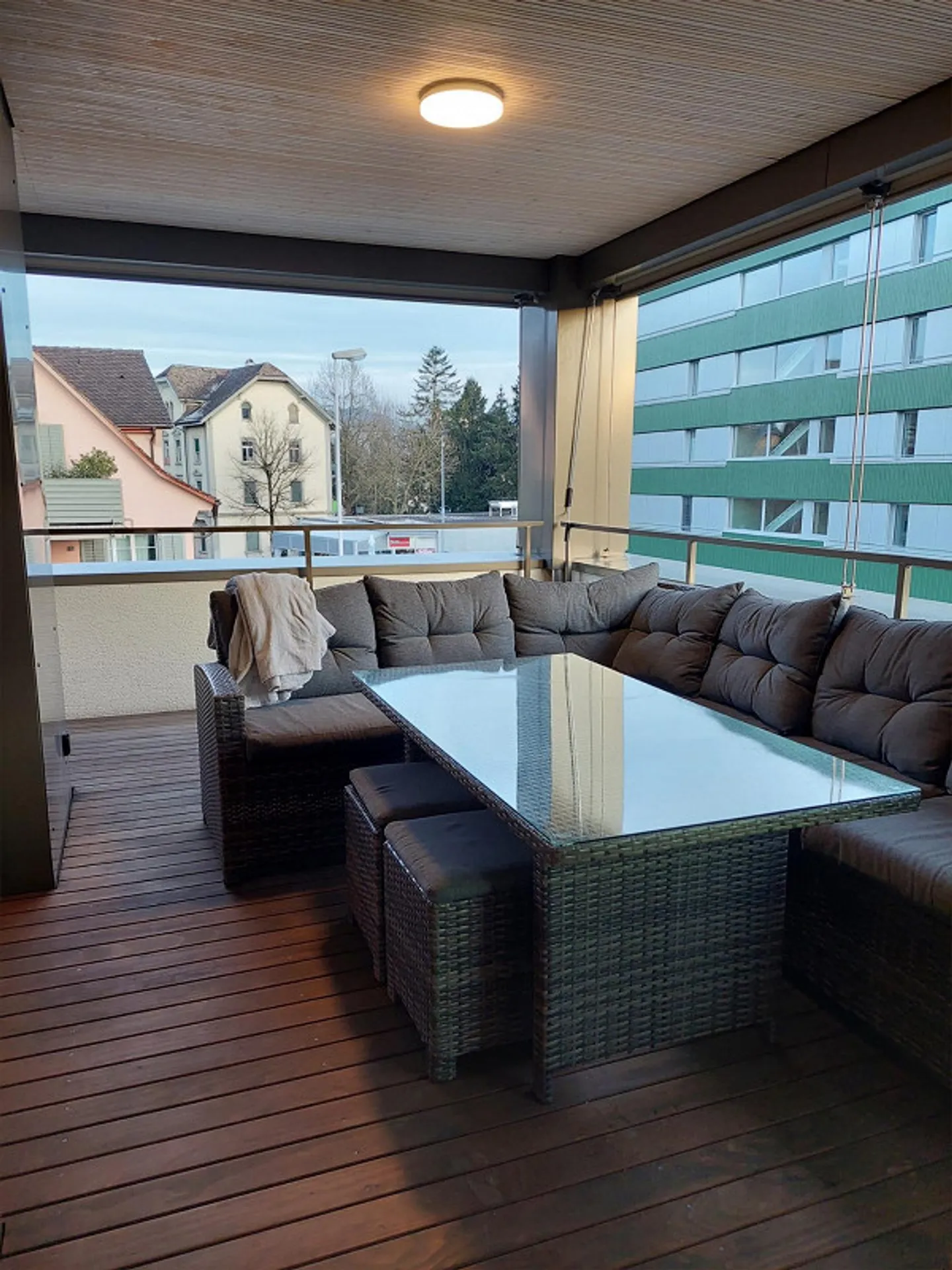 Elegant & modern: 2.5-room apartment with high-quality furnishings - Photo 11 of 15