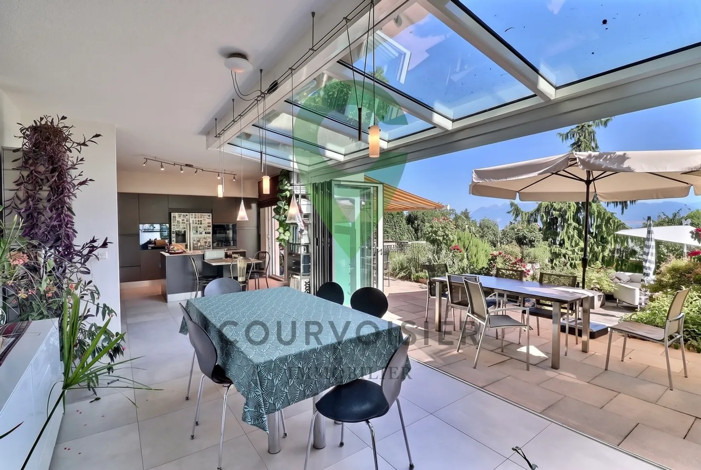 Casa unifamiliare unica con vista sul lago e appartamento separato a Morges - Foto 2 di 17