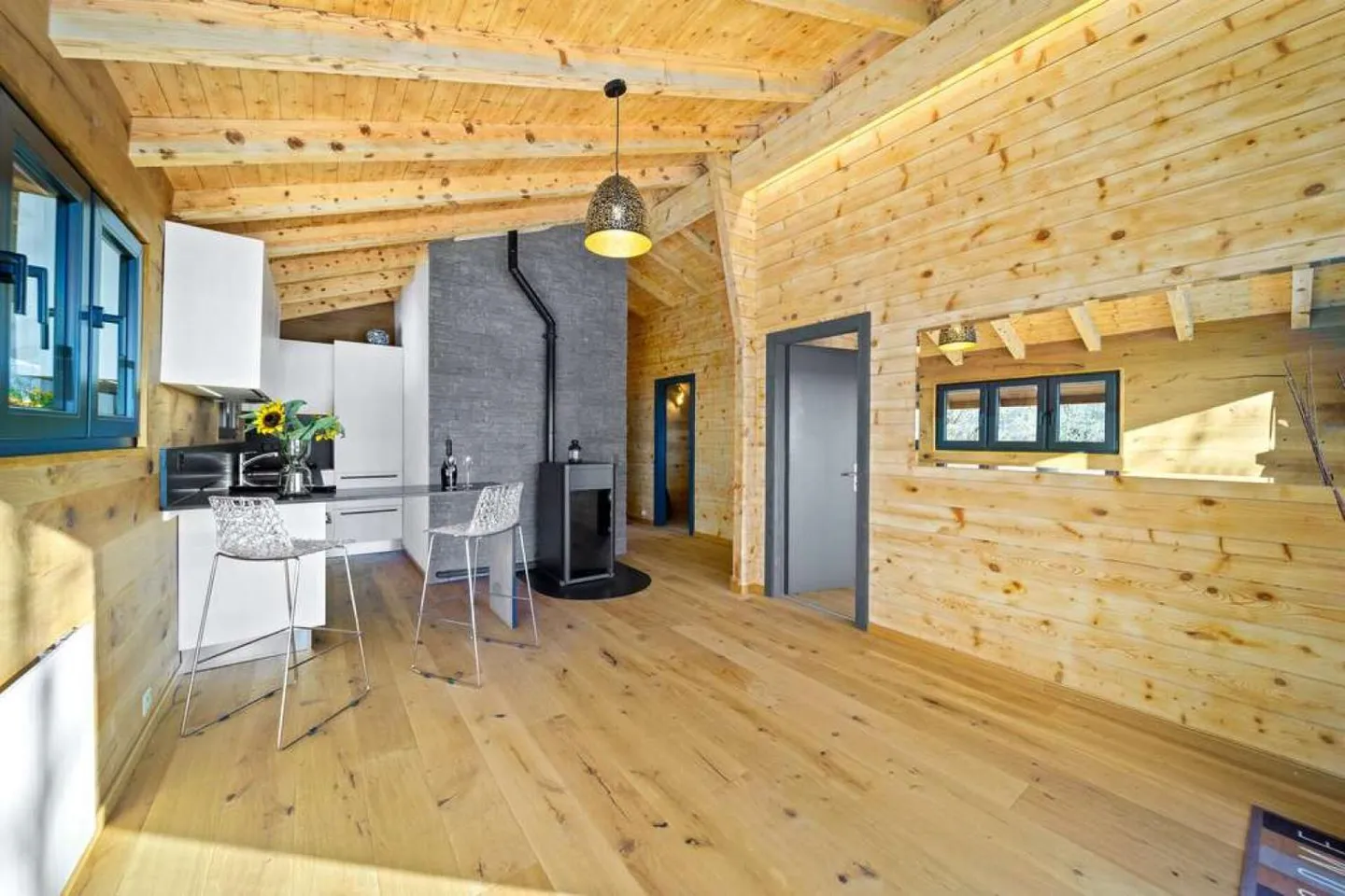 The Chalet You Dream Of - Photo 4 of 12