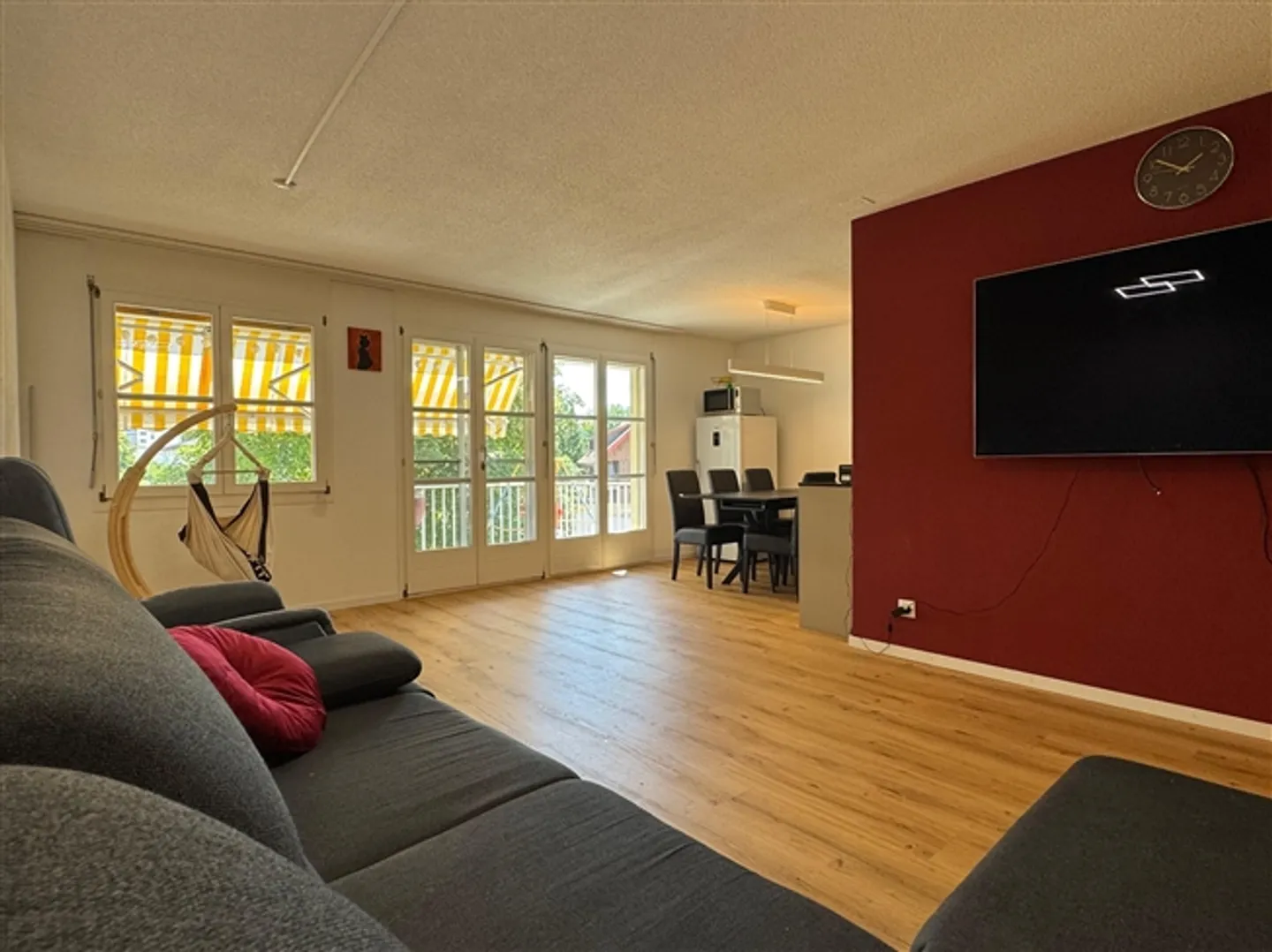 Appartamento 4.5 stanze con balcone a Lyss - tranquillo e adatto alle famiglie - Foto 1 di 9