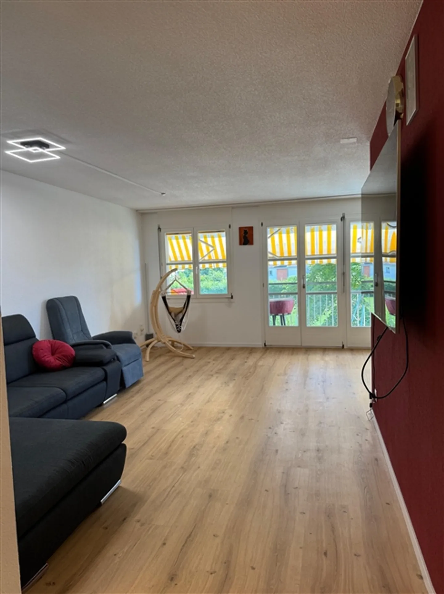 Appartamento 4.5 stanze con balcone a Lyss - tranquillo e adatto alle famiglie - Foto 2 di 9