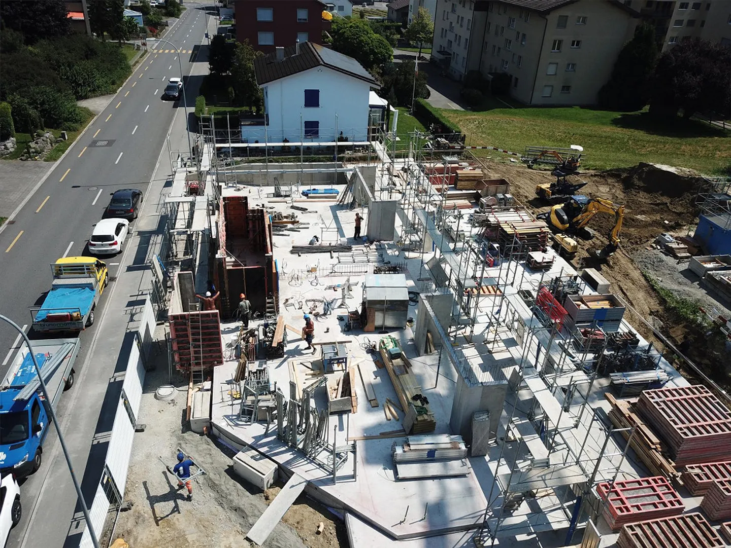 New Building "Atria Solis" - 4.5 Room Apartment with Office on the 1st Floor - Photo 4 of 10