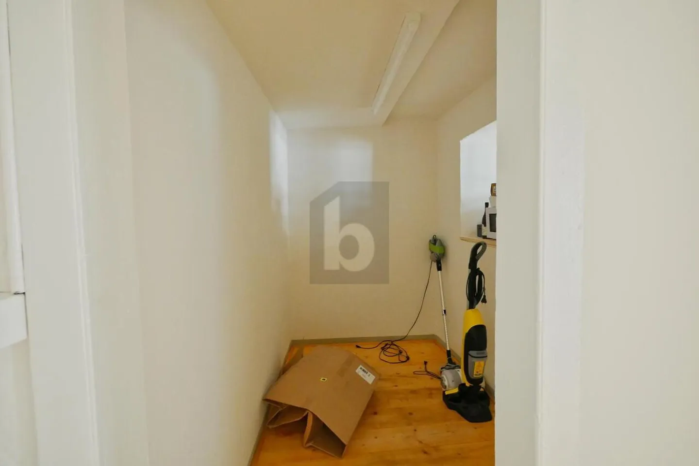 VIELSEITIGE RÄUME AUF ZWEI ETAGEN - Foto 5 von 6