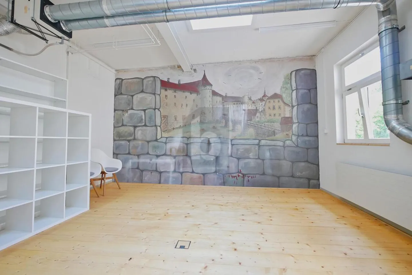 VIELSEITIGE RÄUME AUF ZWEI ETAGEN - Foto 3 von 6