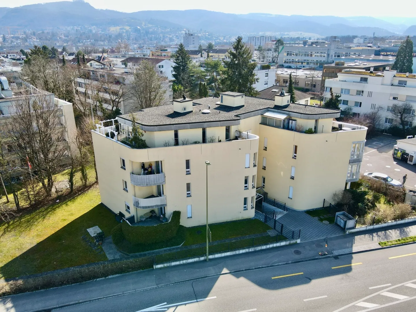 Modern 4.5-room apartment in Reinach - central & comfortable - Photo 3 of 13