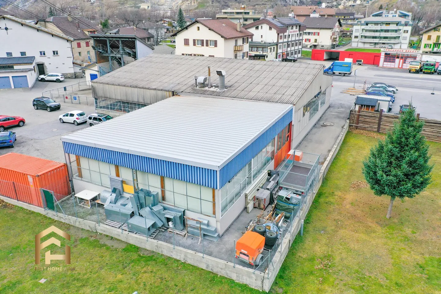 Salle commerciale polyvalente à Raron - Photo 1 sur 13