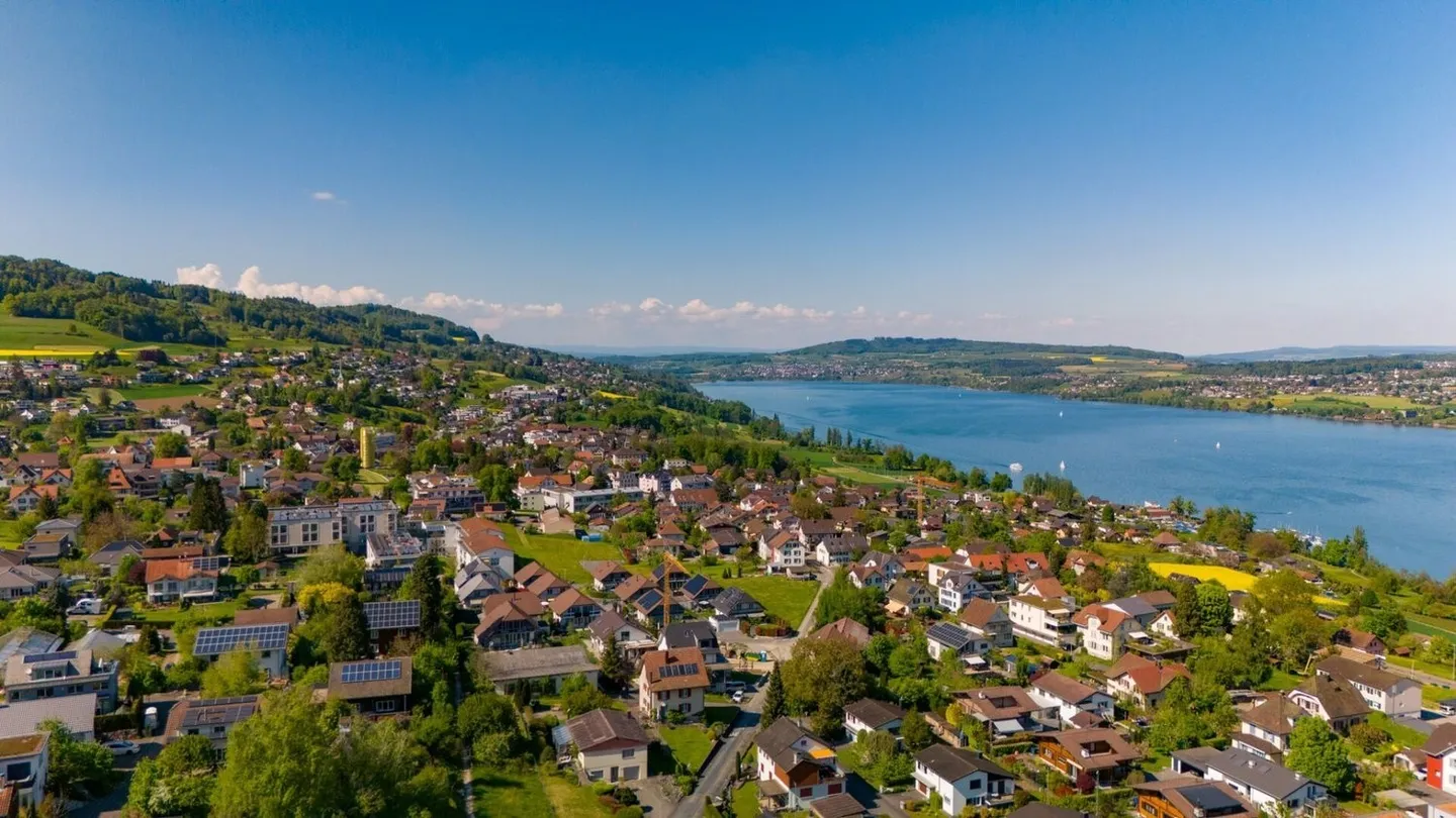 Terreno edificabile in buona posizione Zona residenziale e commerciale con vista sul lago - Foto 3 di 3