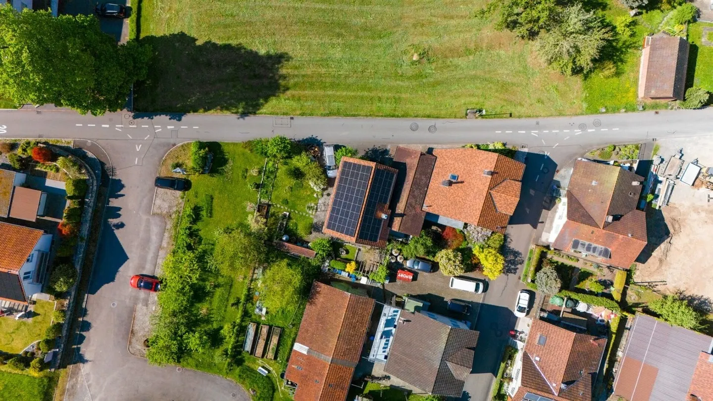 Terreno edificabile in buona posizione Zona residenziale e commerciale con vista sul lago - Foto 1 di 3