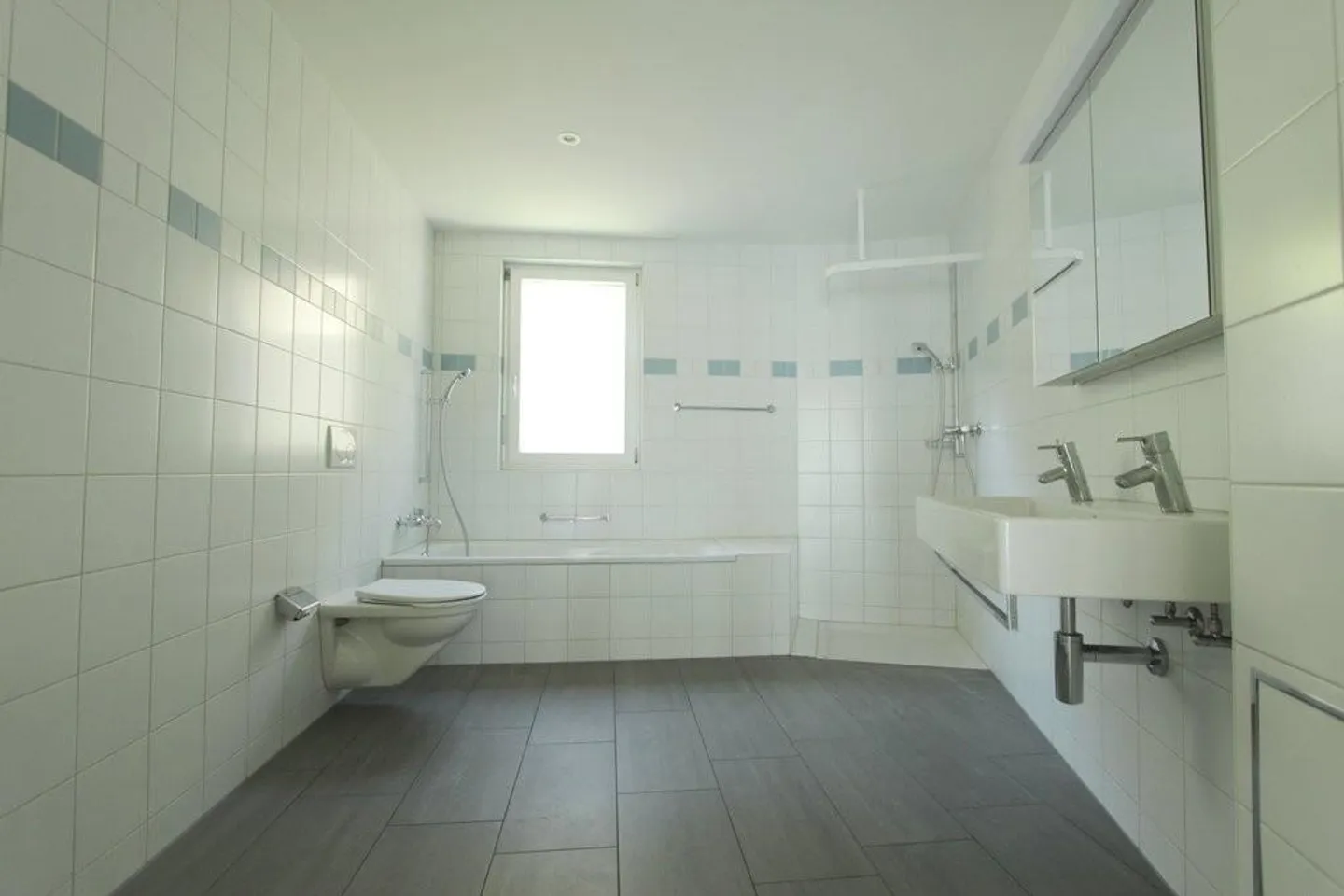 Helle Wohnung mit Balkon - Foto 5 von 11