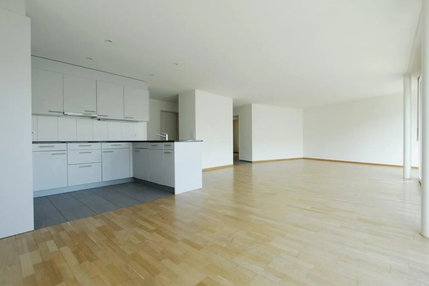 Helle Wohnung mit Balkon - Foto 7 von 11